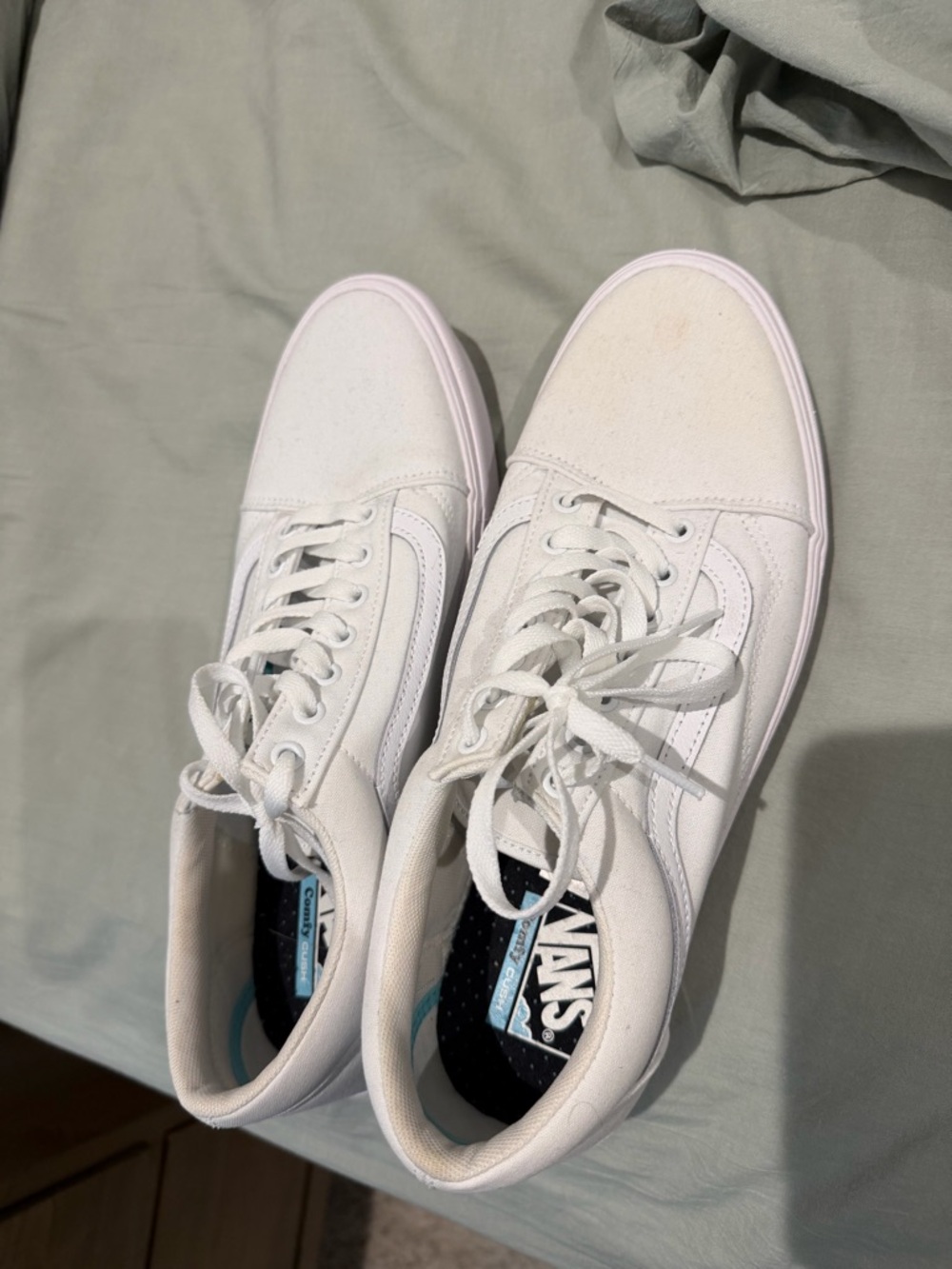 Vans White Low-Top Canvas Cloud Comfort sneakers